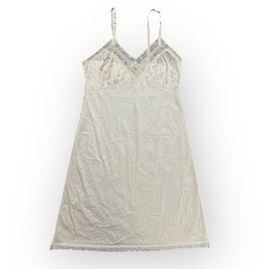 Vintage Cream Nylon Full Slip Dress‎ W/ Lace Bodice Size 40